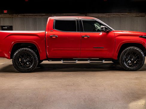 Used 2022 Toyota Tundra SR5 w/ Convenience Package image 10