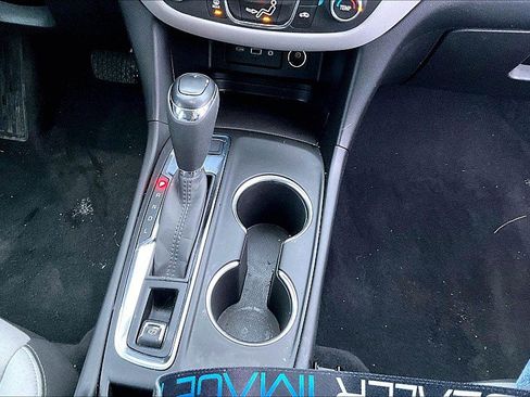 Used 2021 Chevrolet Equinox LS image 17