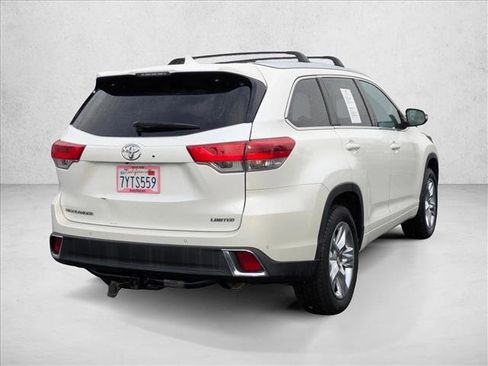 Used 2017 Toyota Highlander Limited image 5