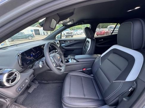 New 2025 Chevrolet Blazer EV LT image 11