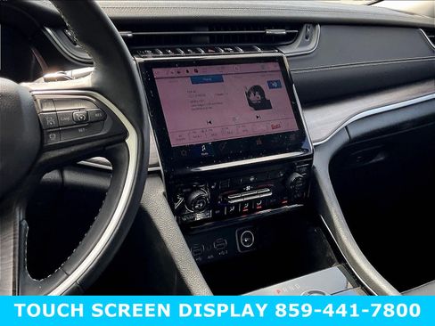 Used 2022 Jeep Grand Cherokee L Limited AWD/4WD image 10