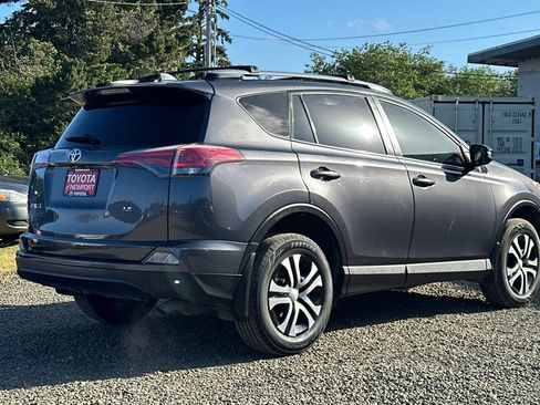 Used 2018 Toyota RAV4 LE w/ All Weather Liner Package FWD image 4