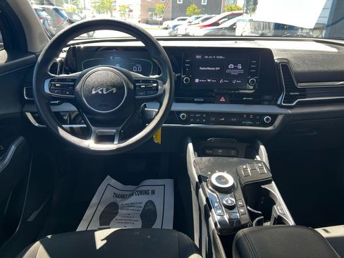 Used 2023 Kia Sportage LX AWD/4WD image 13