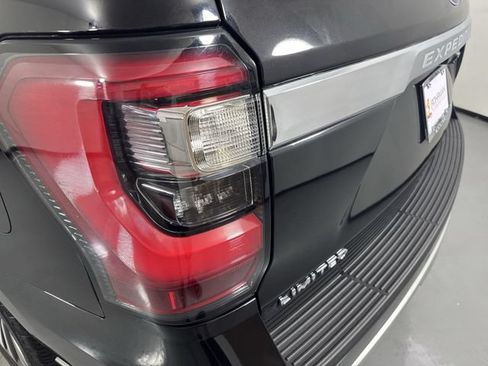 Used 2020 Ford Expedition Limited w/ Equipment Group 302A AWD/4WD image 32
