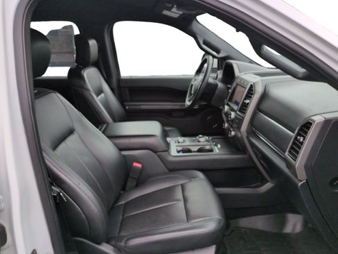 Used 2020 Ford Expedition XLT w/ Equipment Group 202A AWD/4WD image 26