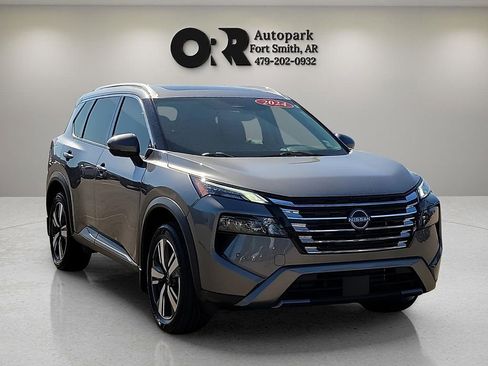 Used 2024 Nissan Rogue SL w/ SL Premium Package FWD image 1