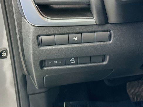 Certified 2023 Nissan Rogue SV image 16