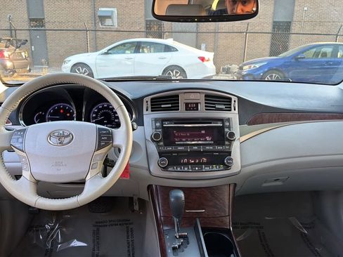 Used 2011 Toyota Avalon FWD image 25