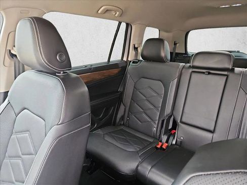 Used 2024 Volkswagen Atlas SE FWD image 6