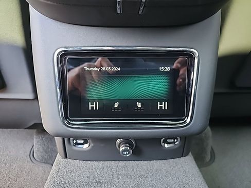 New 2024 Bentley Bentayga image 31