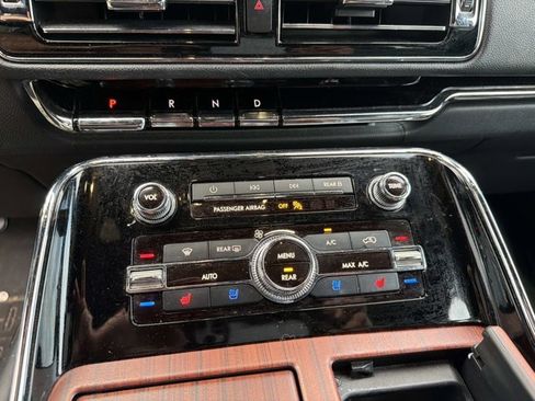 Used 2022 Lincoln Navigator Reserve RWD image 31
