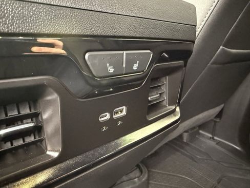 Used 2025 Chevrolet Silverado 2500 ZR2 w/ Technology Package image 21