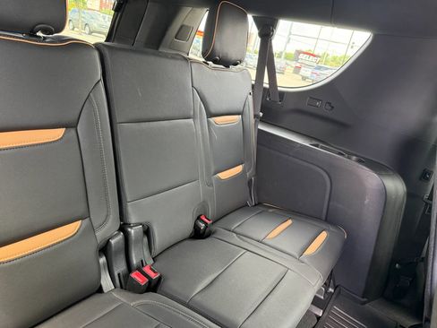 Used 2023 GMC Yukon XL AT4 w/ AT4 Premium Package AWD/4WD image 29