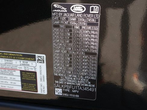 New 2026 Land Rover Range Rover Long Wheelbase SE image 28