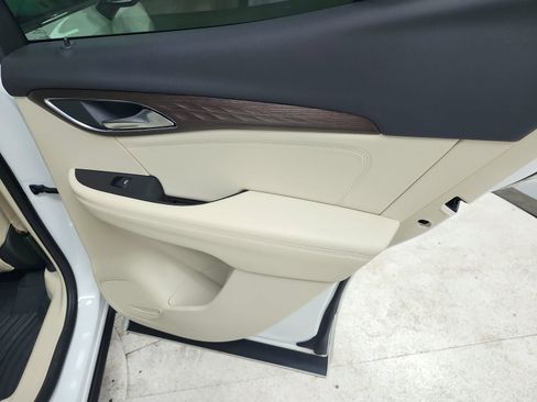 Used 2023 Buick Envision Avenir image 43