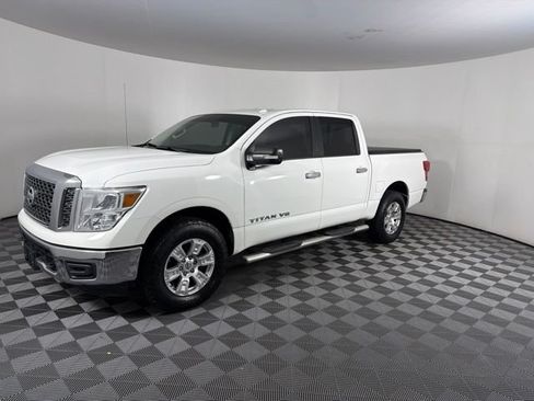 Used 2018 Nissan Titan SV AWD/4WD image 19