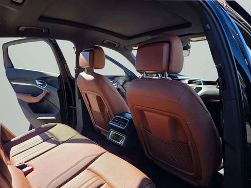 Used 2022 Audi e-tron Premium Plus w/ Premium Plus Package image 21