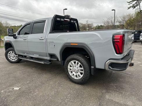 Used 2024 GMC Sierra 2500 SLT w/ SLT Premium Package AWD/4WD image 3