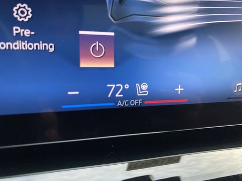 Used 2024 BMW 540i xDrive w/ Executive Package image 37