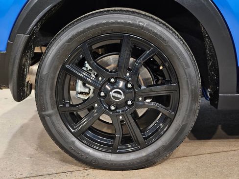 Used 2023 Nissan Kicks SR image 17