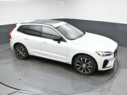 Used 2023 Volvo XC60 B5 Plus FWD image 18