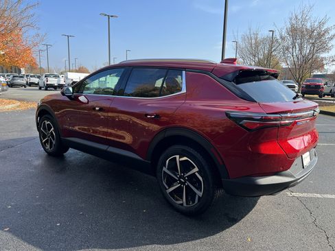 New 2026 Chevrolet Equinox EV LT image 8