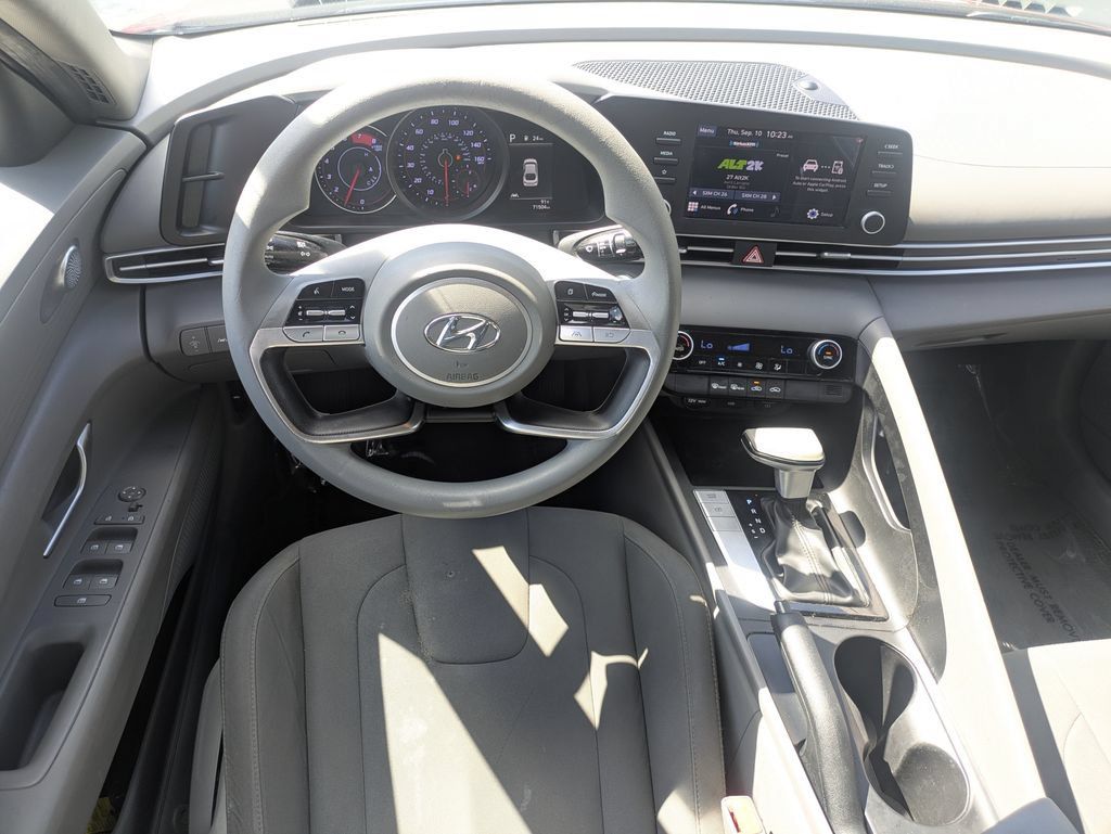 Used 2023 Hyundai Elantra SEL w/ Cargo Package FWD image 15