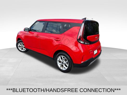 Used 2025 Kia Soul LX w/ LX Technology Package FWD image 3