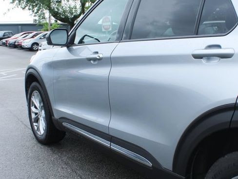 Used 2020 Ford Explorer XLT w/ Equipment Group 202A AWD/4WD image 41