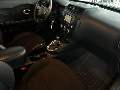 Used 2018 Kia Soul image 14