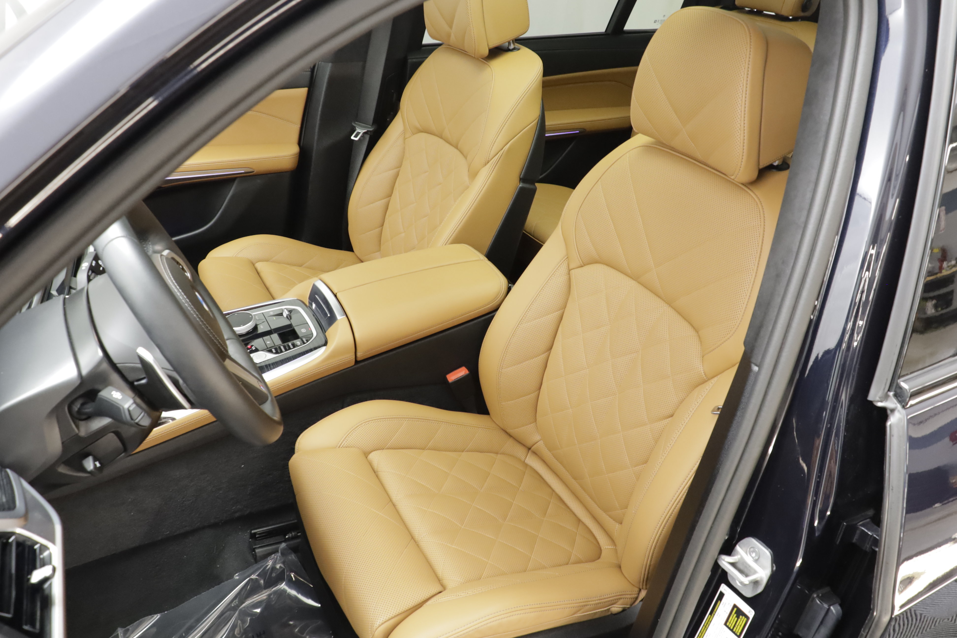 Used 2026 BMW X7 xDrive40i w/ M Sport Package AWD/4WD image 17