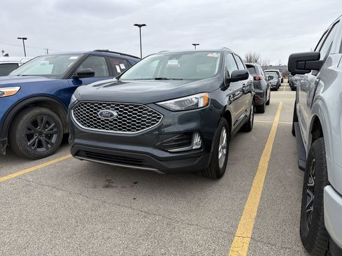 Certified 2024 Ford Edge SEL w/ Convenience Package image 3