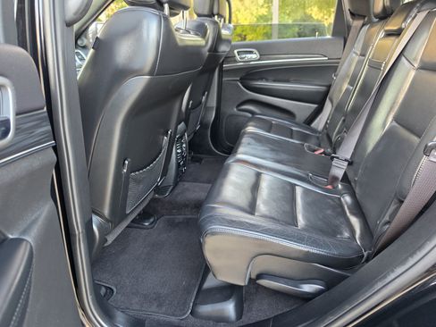 Used 2019 Jeep Grand Cherokee Limited AWD/4WD image 17