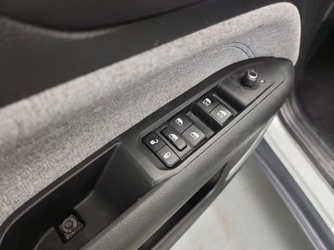 Used 2024 Jeep Compass Latitude image 15