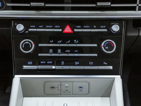 Certified 2024 Hyundai Santa Fe SE FWD image 18