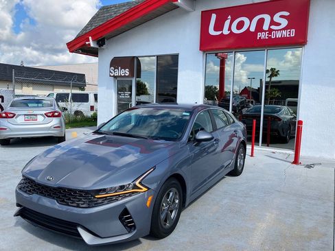 Used 2021 Kia K5 LXS FWD image 3