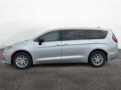 New 2026 Chrysler Pacifica Select