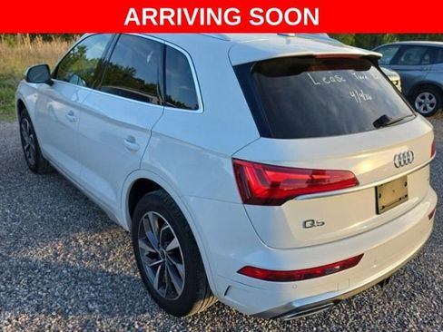 Used 2023 Audi Q5 2.0T Premium w/ Convenience Package image 2
