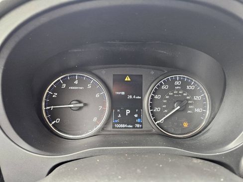 Used 2018 Mitsubishi Outlander SE image 16