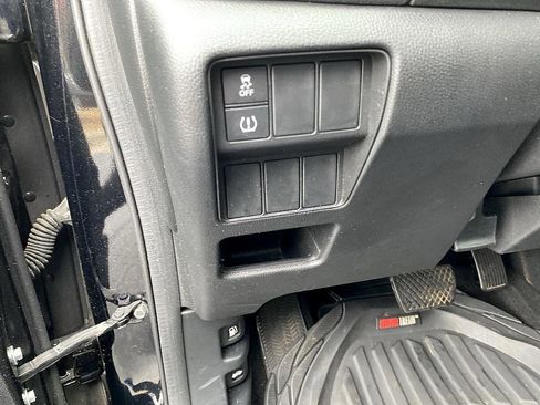 Used 2018 Honda CR-V LX image 10