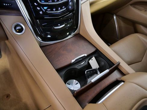 Used 2017 Cadillac Escalade Platinum image 22