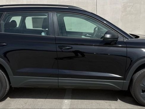 Certified 2025 Volkswagen Taos S image 3