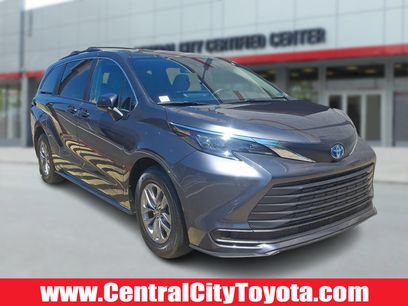 Used 2025 Toyota Sienna LE
