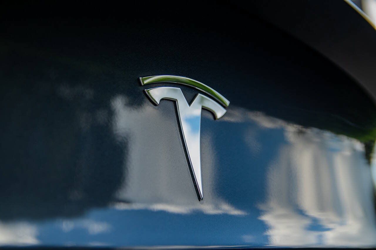 Used 2022 Tesla Model 3 Long Range AWD/4WD image 30