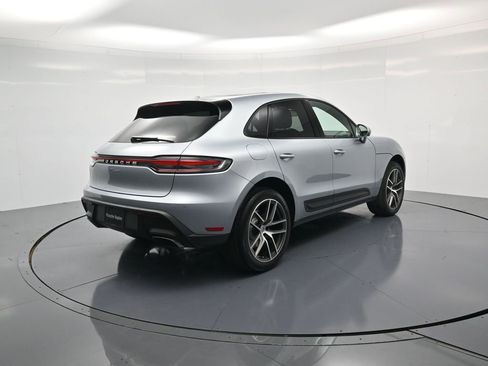 Used 2026 Porsche Macan AWD/4WD image 30