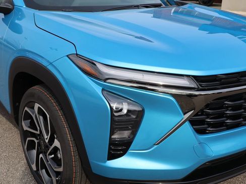 New 2026 Chevrolet Trax RS image 3