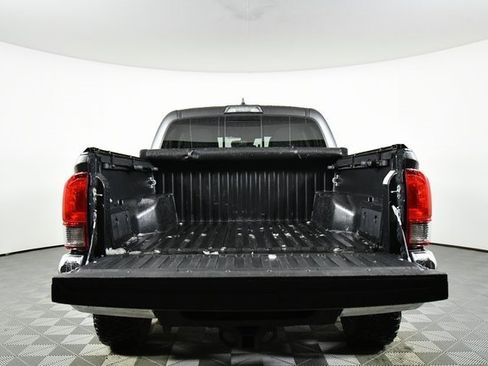 Used 2018 Toyota Tacoma SR5 image 25