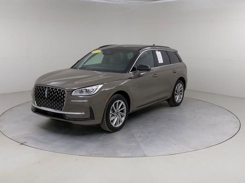 Used 2025 Lincoln Corsair Grand Touring w/ Towing Package image 21