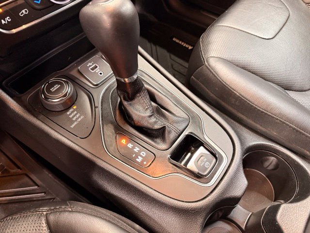 Used 2020 Jeep Cherokee Limited AWD/4WD image 15