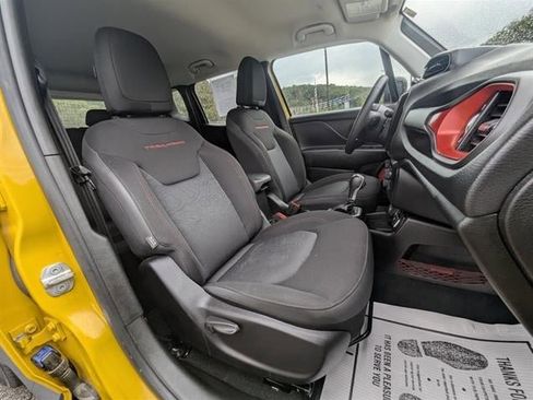 Used 2023 Jeep Renegade Trailhawk AWD/4WD image 25
